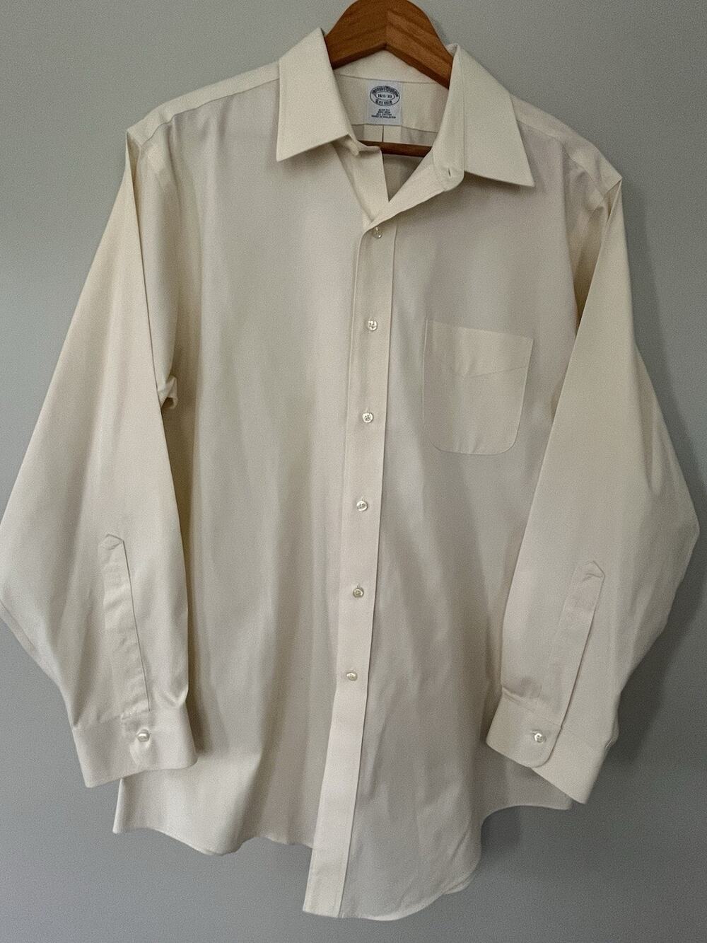 Brooks Brothers Slim Fit Non-Iron Dress Shirt — 16.5/33 — Beige